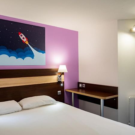 Contact Hotel Restaurant La Chaumiere Entre Orgeval Et Flins A13 Sortie 8 Les Mureaux Ngoại thất bức ảnh