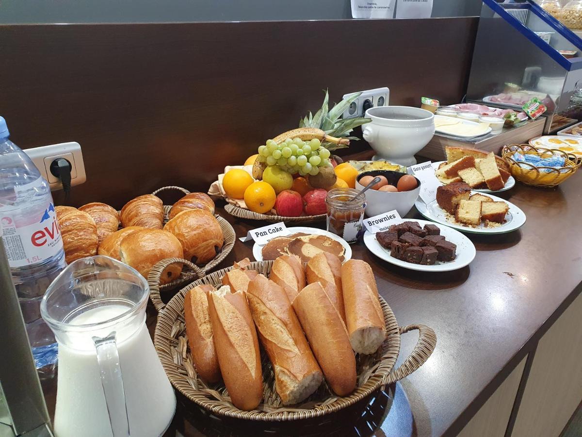 Contact Hotel Restaurant La Chaumiere Entre Orgeval Et Flins A13 Sortie 8 Les Mureaux Ngoại thất bức ảnh