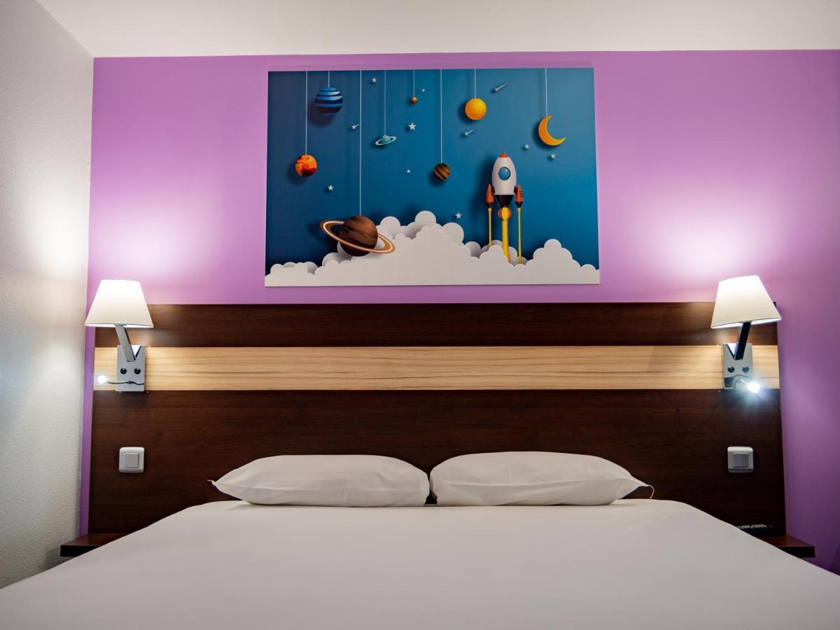 Contact Hotel Restaurant La Chaumiere Entre Orgeval Et Flins A13 Sortie 8 Les Mureaux Ngoại thất bức ảnh