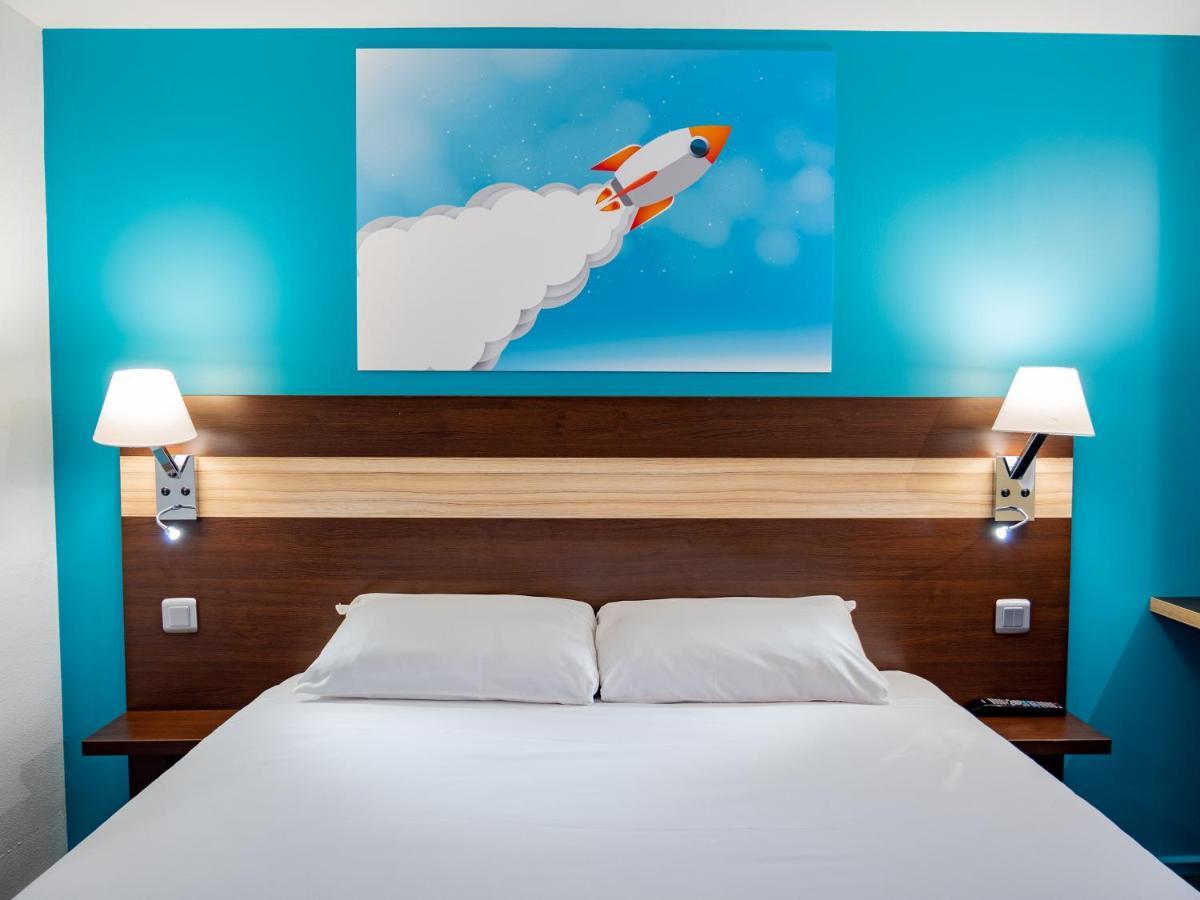 Contact Hotel Restaurant La Chaumiere Entre Orgeval Et Flins A13 Sortie 8 Les Mureaux Ngoại thất bức ảnh
