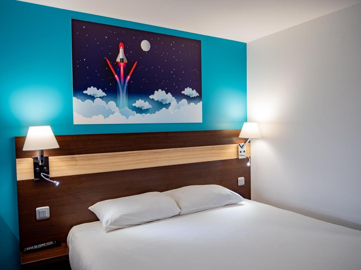 Contact Hotel Restaurant La Chaumiere Entre Orgeval Et Flins A13 Sortie 8 Les Mureaux Ngoại thất bức ảnh