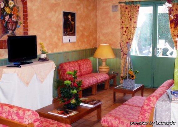 Contact Hotel Restaurant La Chaumiere Entre Orgeval Et Flins A13 Sortie 8 Les Mureaux Phòng bức ảnh