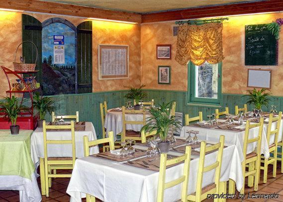 Contact Hotel Restaurant La Chaumiere Entre Orgeval Et Flins A13 Sortie 8 Les Mureaux Nhà hàng bức ảnh