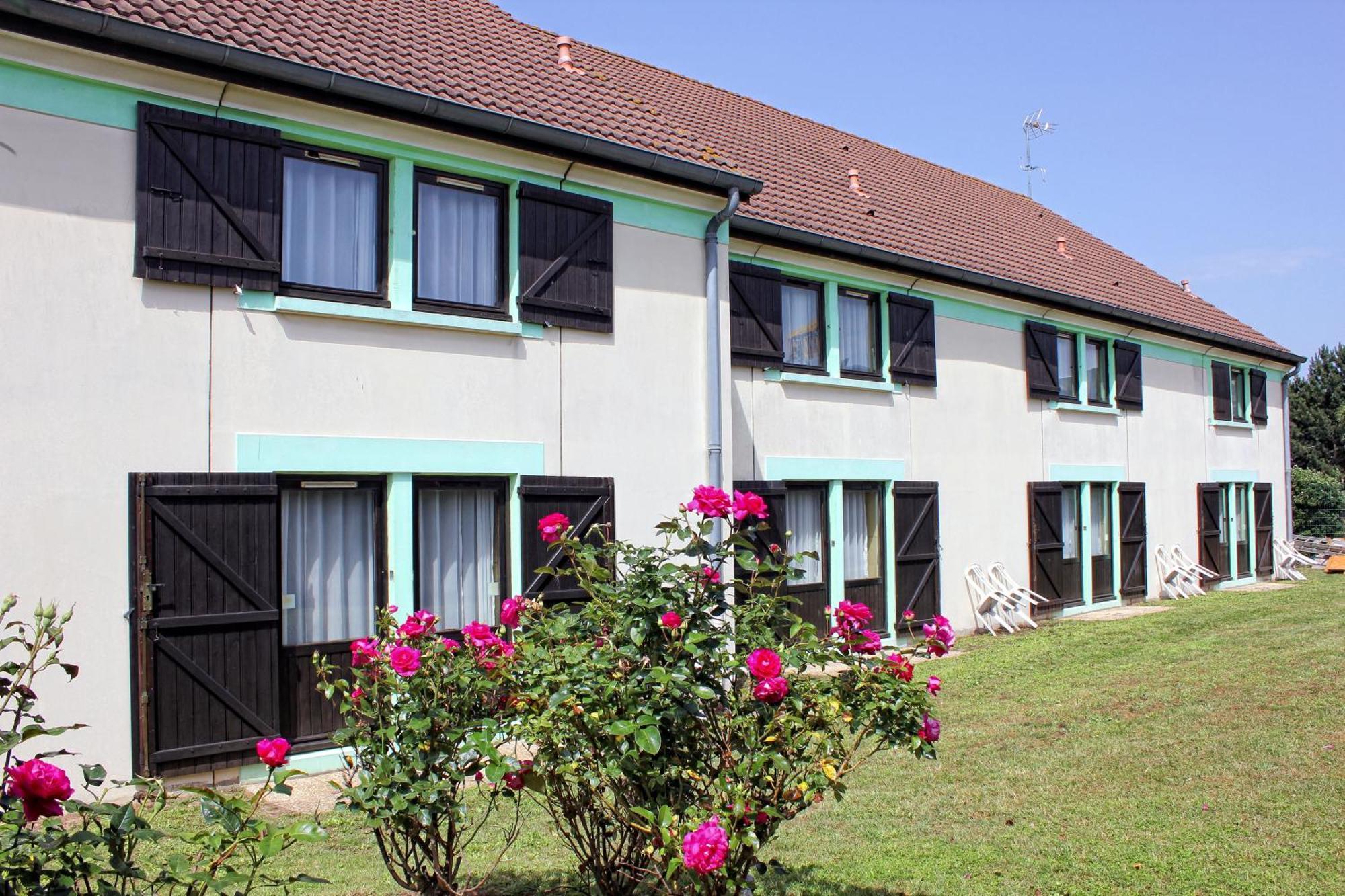 Contact Hotel Restaurant La Chaumiere Entre Orgeval Et Flins A13 Sortie 8 Les Mureaux Ngoại thất bức ảnh