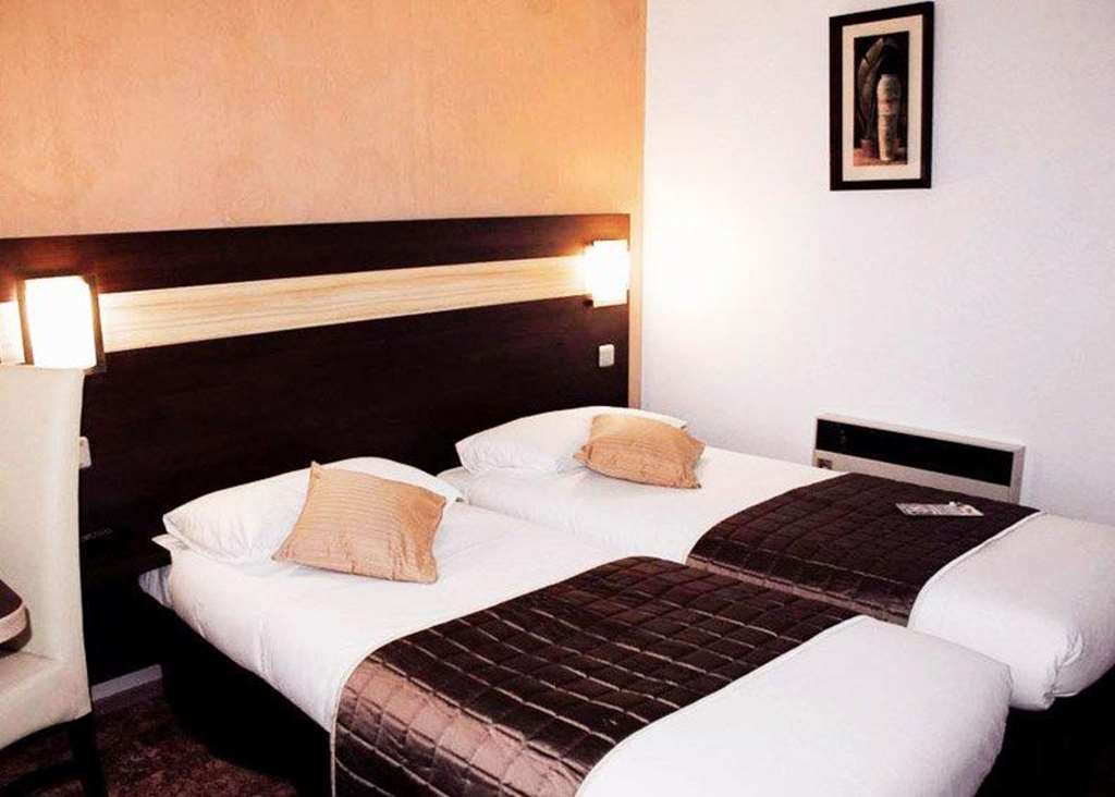 Contact Hotel Restaurant La Chaumiere Entre Orgeval Et Flins A13 Sortie 8 Les Mureaux Phòng bức ảnh